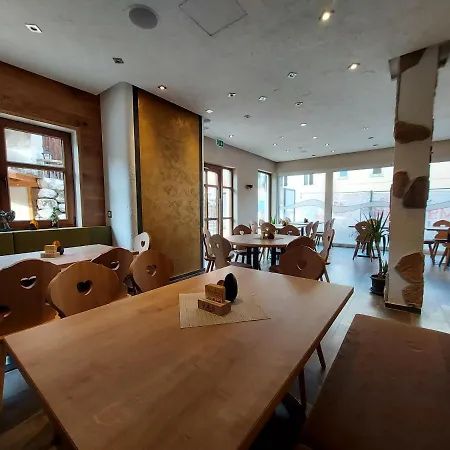 Zentral 宾馆 Boden